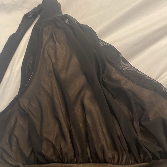 Mesh Asymmetrical Neck Crop Top - Picture 3 of 5